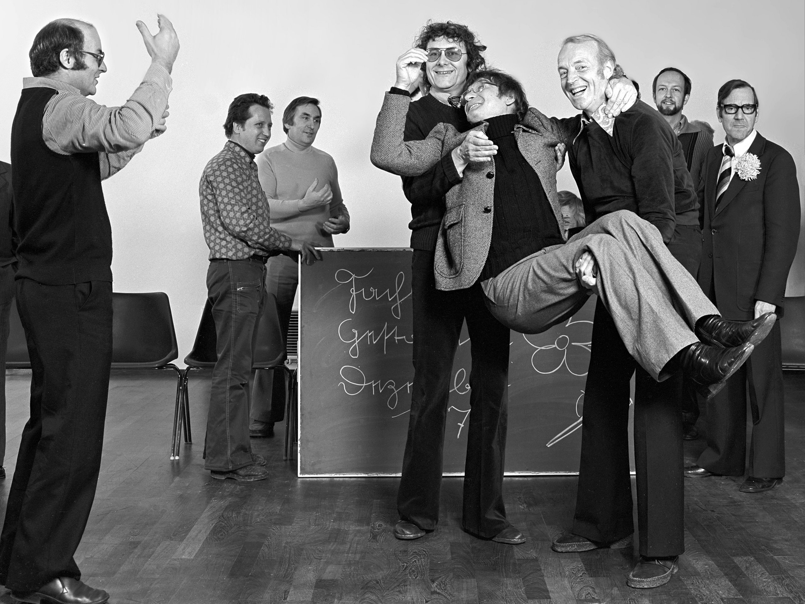 Schwarz-Weiß-Fotografie von Dozenten des Fachbereichs Gestaltung 1973