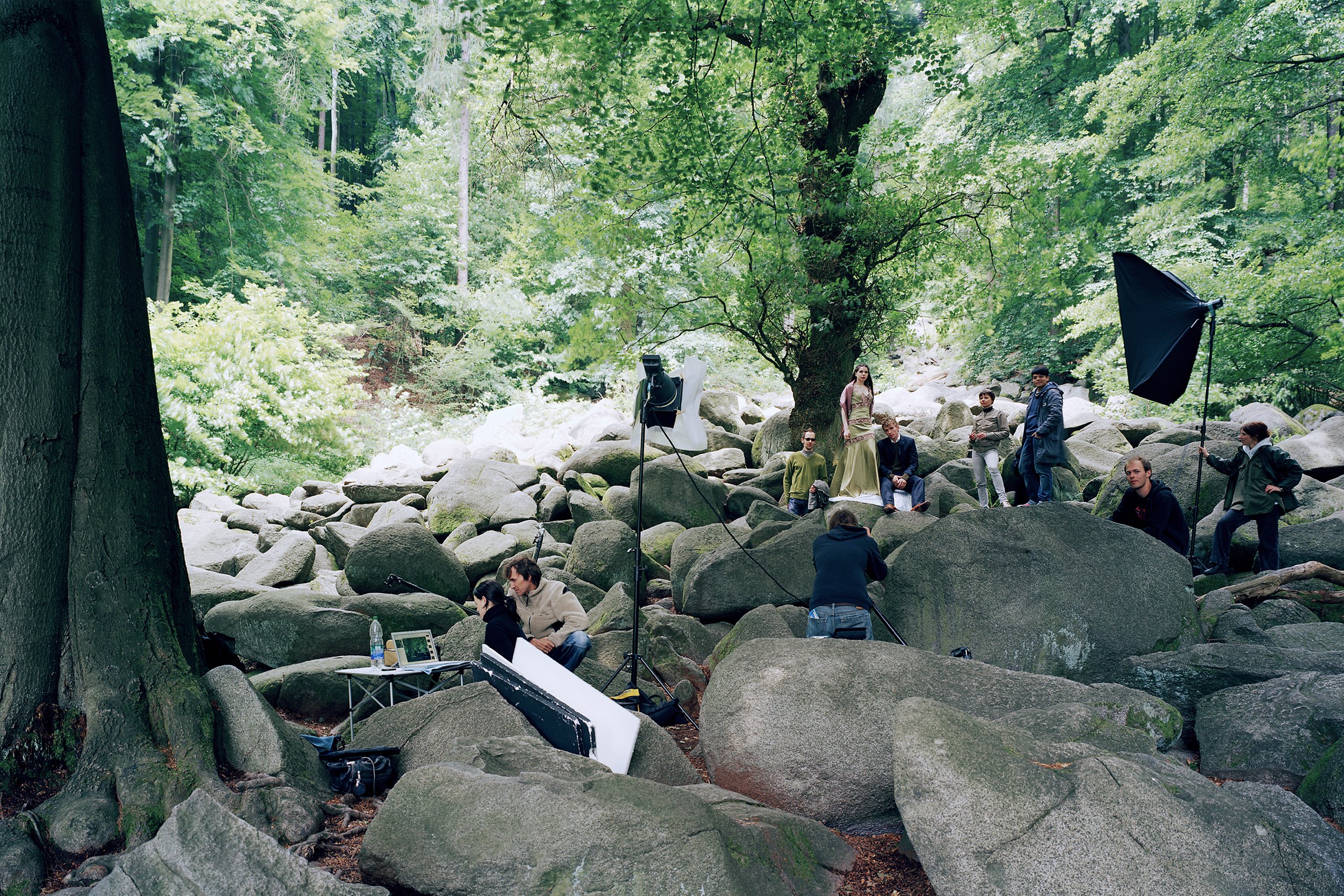 Fotografie-Studierende im Felsenmeer beim Fotografieren